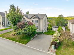 485 Rue St-Alphonse S.  Magog, QC J1X 3T7
