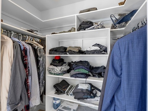 Closet - 485 Rue St-Alphonse S., Magog, QC 