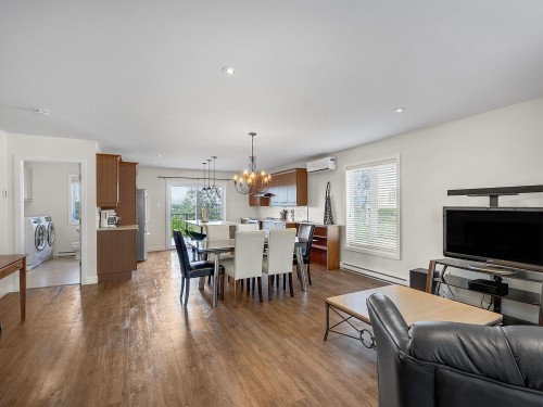 Family Room - 485 Rue St-Alphonse S., Magog, QC 