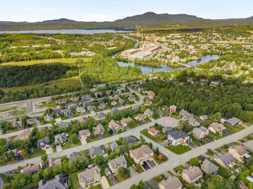 Nearby - 485 Rue St-Alphonse S., Magog, QC 