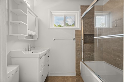 Salle de bains - 29 Rue Du Sommet, Sainte-Marguerite-Du-Lac-Masson, QC 