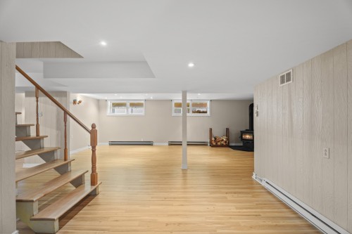 Salle familiale - 29 Rue Du Sommet, Sainte-Marguerite-Du-Lac-Masson, QC 