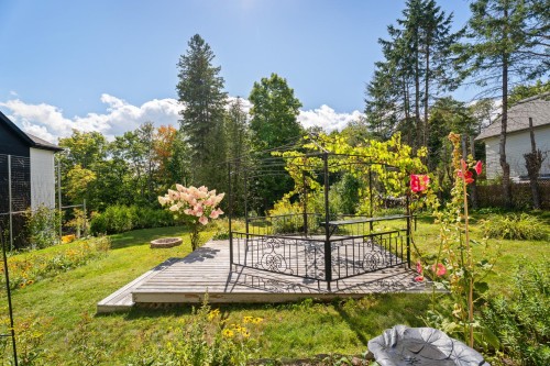 Cour - 29 Rue Du Sommet, Sainte-Marguerite-Du-Lac-Masson, QC 