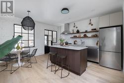 1752A ST. CLAIR AVENUE W  Toronto, ON M6N 1J3