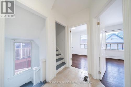10 Fairleigh Avenue N, Hamilton, ON 