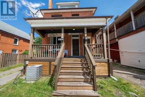 10 Fairleigh Avenue N, Hamilton, ON 