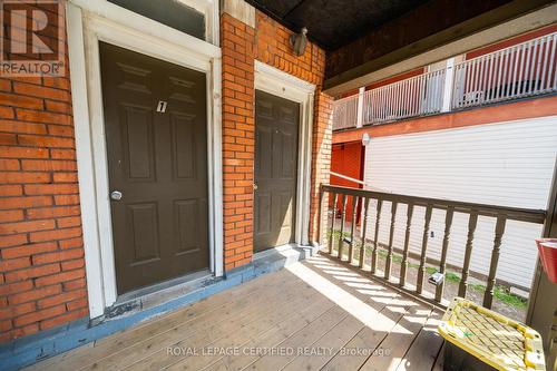 10 Fairleigh Avenue N, Hamilton, ON 