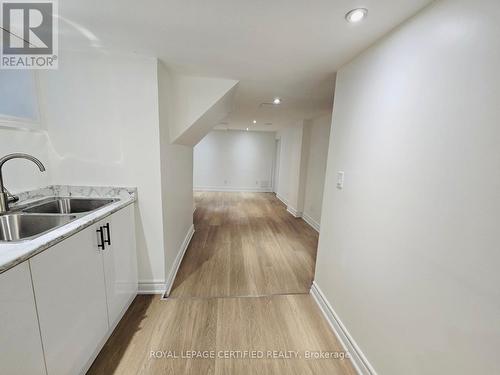 10 Fairleigh Avenue N, Hamilton, ON 