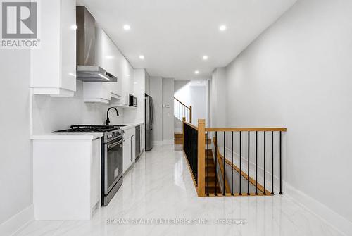 2 - 21 BELMONT STREET S , Toronto, Ontario M5R 1P9 3
