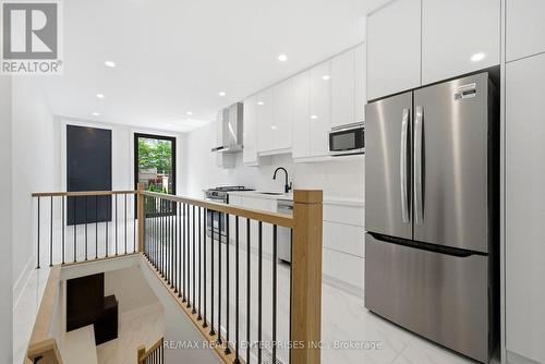 2 - 21 BELMONT STREET S , Toronto, Ontario M5R 1P9 4