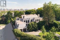 17 ARDWOLD GATE Toronto, ON M5R 2W1