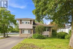 118 ROSSLAND ROAD W  Oshawa, ON L1G 2V6