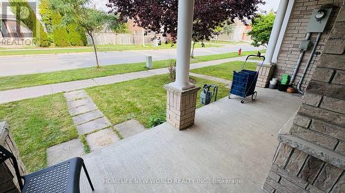 94 FORESTWOOD STREET , Richmond Hill, Ontario L4S 2K5 2