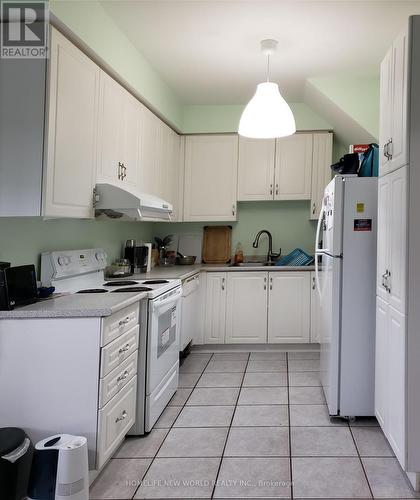 94 FORESTWOOD STREET , Richmond Hill, Ontario L4S 2K5 5