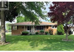 29 Joseph CRESCENT Wallaceburg, ON N8A 2J4