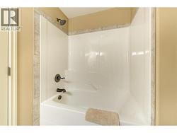 Main bathroom - 