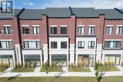 4 - 220 DISSETTE STREET Bradford West Gwillimbury, ON L3Z 3G8