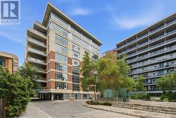 204 - 19 BRANT STREET Toronto, ON M5V 2L2