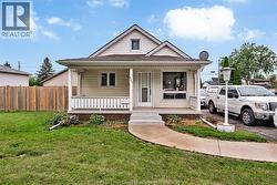 567 EDINBOROUGH Windsor, ON N8X 3C5