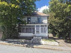 30 Phoenix Street Bridgewater, NS B4V 2H7