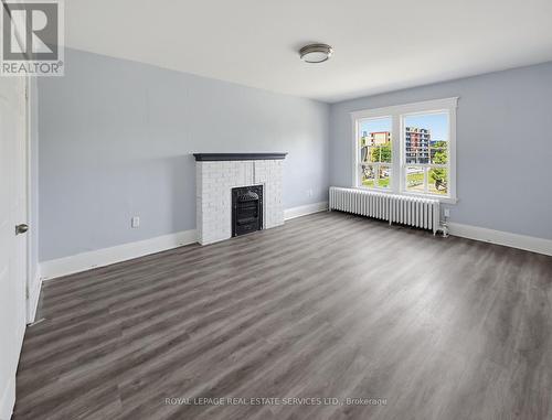 8 - 8 OTTAWA STREET N , Hamilton, Ontario L8H 3Y7 2