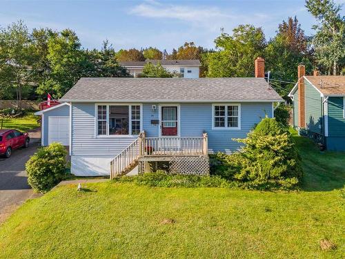 74 Christopher Crescent  Sydney, NS B1P 3P6