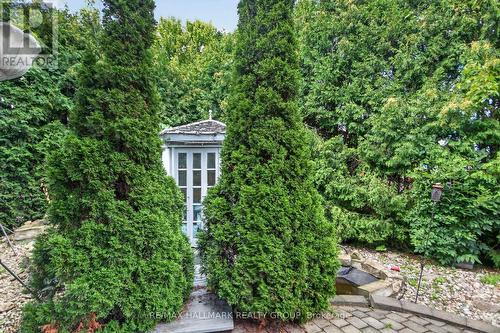 Wooden gazebo - 11 Taj Court, Ottawa, ON 