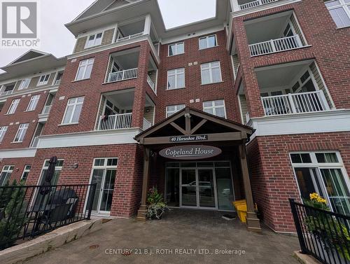 302 - 40 HORSESHOE BOULEVARD  Oro-Medonte, ON L4M 4Y8