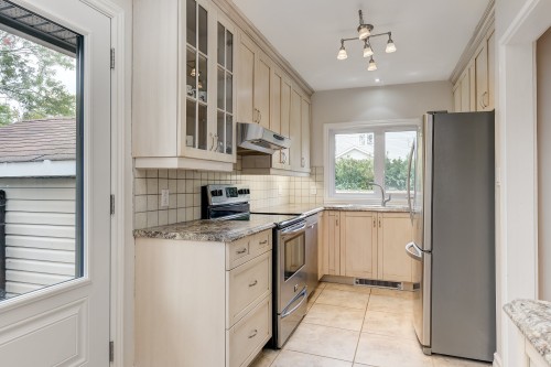 Kitchen - 42 Av. Charles, Pointe-Claire, QC 
