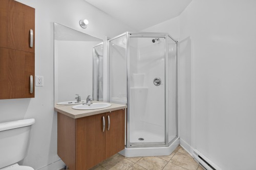 Bathroom - 410-4700 Boul. Henri-Bourassa O., Montréal (Saint-Laurent), QC 