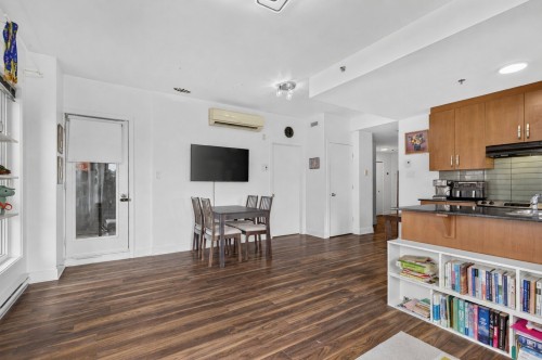 Dining Room - 410-4700 Boul. Henri-Bourassa O., Montréal (Saint-Laurent), QC 