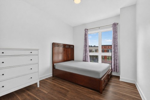 Master Bedroom - 410-4700 Boul. Henri-Bourassa O., Montréal (Saint-Laurent), QC 