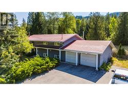 1076 COLUMBIA GARDENS Road Fruitvale, BC V0G 1L1