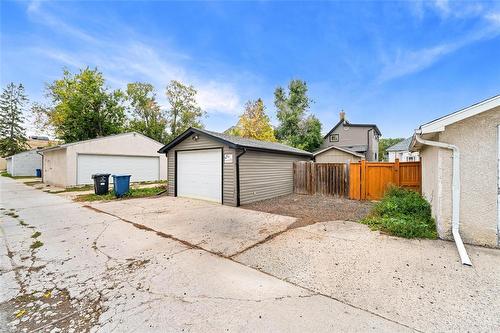 174 Burrin Avenue, Winnipeg, MB 