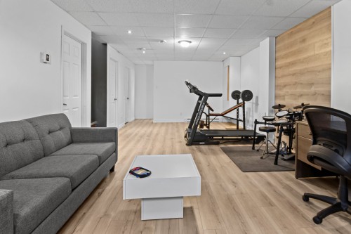 Salle familiale - 311 Rue Du Couvent, Saint-Honoré, QC 
