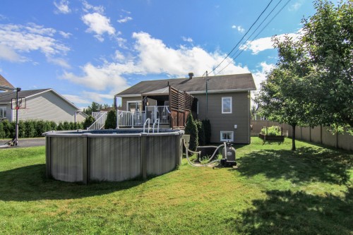 Cour - 311 Rue Du Couvent, Saint-Honoré, QC 