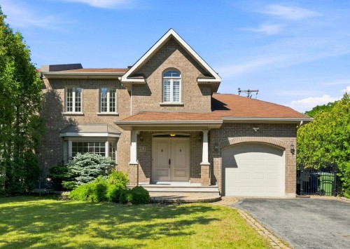 479 Av. Brookfield  Mont-Royal, QC H3P 2A9