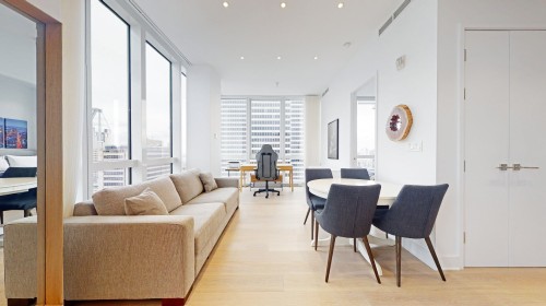 Salon - 3804-1188 Av. Union, Montréal (Ville-Marie), QC 