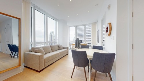 Salon - 3804-1188 Av. Union, Montréal (Ville-Marie), QC 