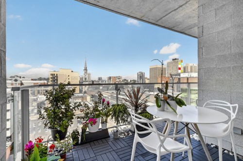 Balcon - 1015-1150 Rue St-Denis, Montréal (Ville-Marie), QC 