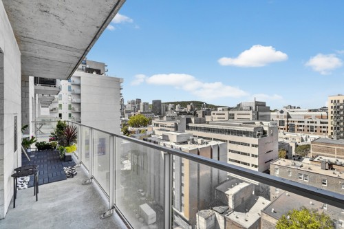 Balcon - 1015-1150 Rue St-Denis, Montréal (Ville-Marie), QC 