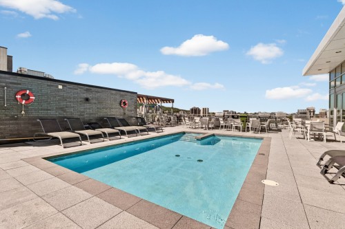 Piscine - 1015-1150 Rue St-Denis, Montréal (Ville-Marie), QC 