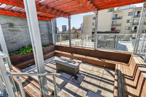 Terrasse - 1015-1150 Rue St-Denis, Montréal (Ville-Marie), QC 