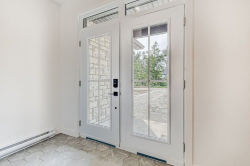 Mud Room - Ch. De L'Envolée, L'Ange-Gardien, QC 