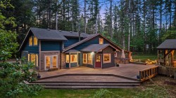 9525 Doyle Rd  Black Creek, BC V9J 1E7