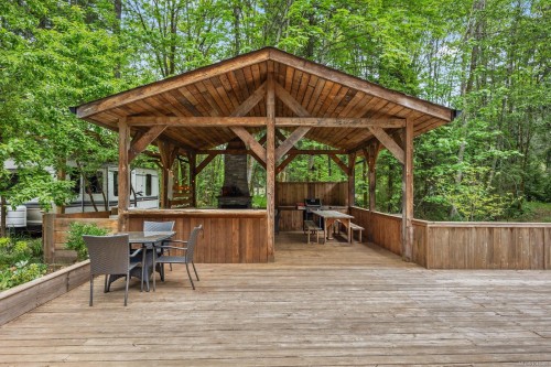 9525 Doyle Rd, Black Creek, BC 
