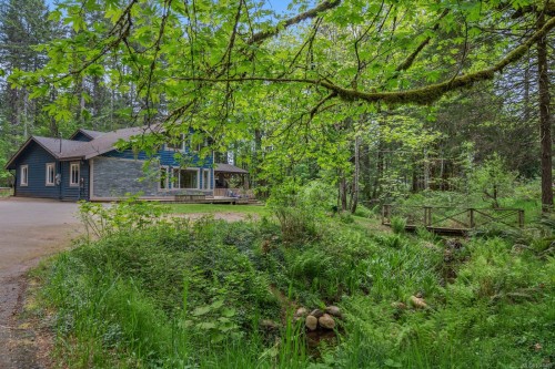9525 Doyle Rd, Black Creek, BC 
