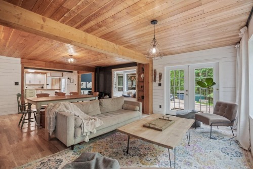 9525 Doyle Rd, Black Creek, BC 