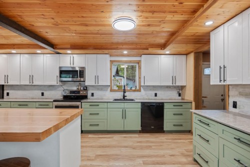 9525 Doyle Rd, Black Creek, BC 