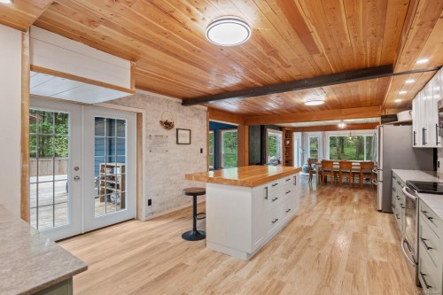 9525 Doyle Rd, Black Creek, BC 